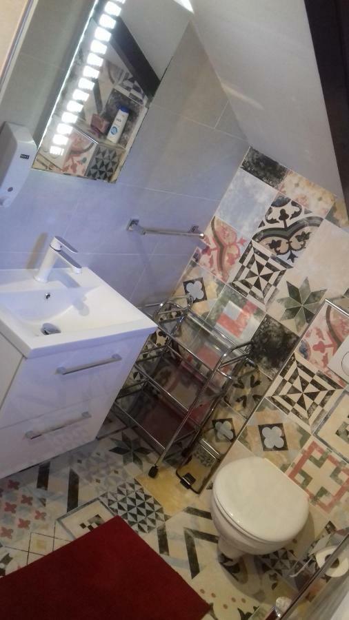 Holiday Home Nora**** Loznati Cres エクステリア 写真